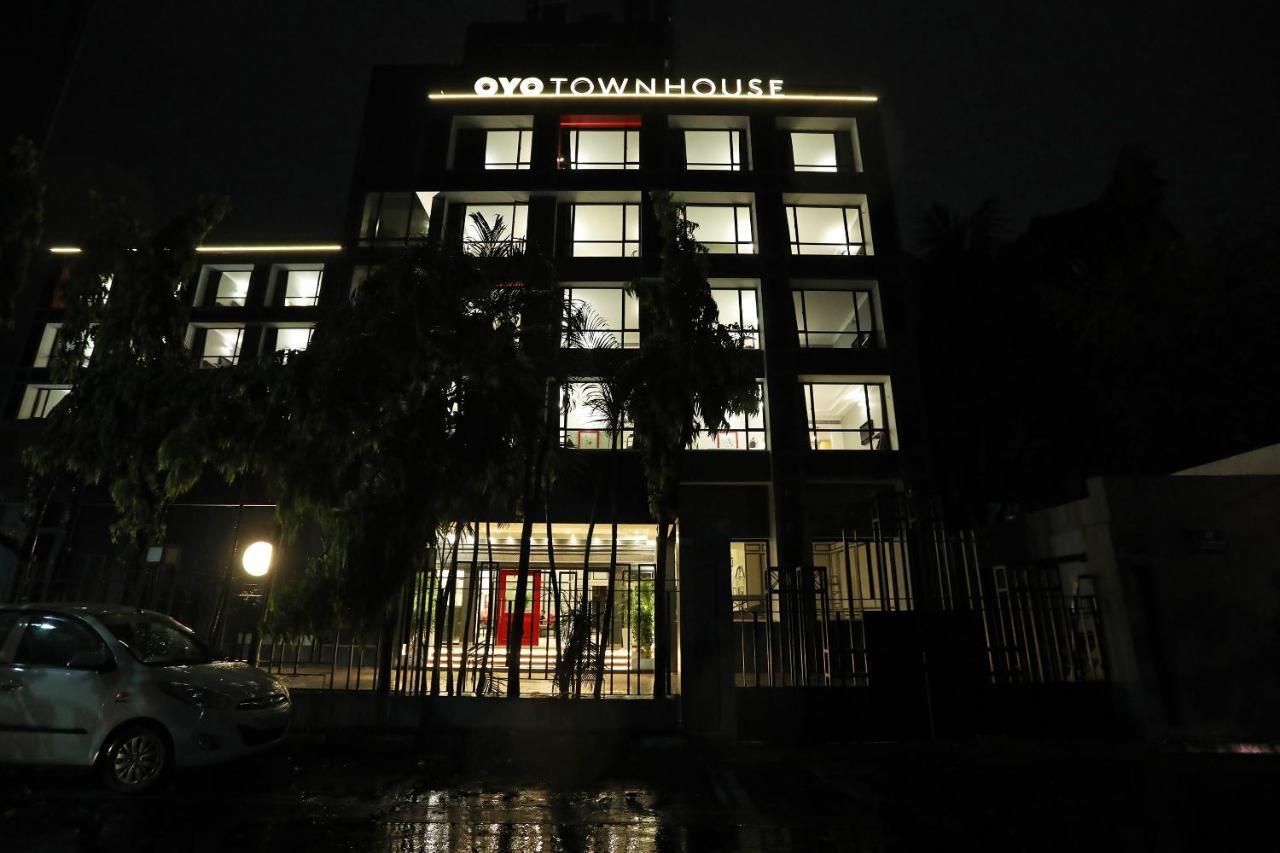 Golden Parkk Hotel Kolkata Exterior photo